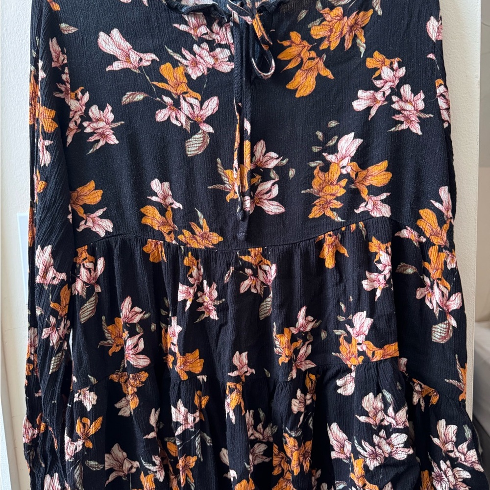 Easel Black Floral Tunic Top